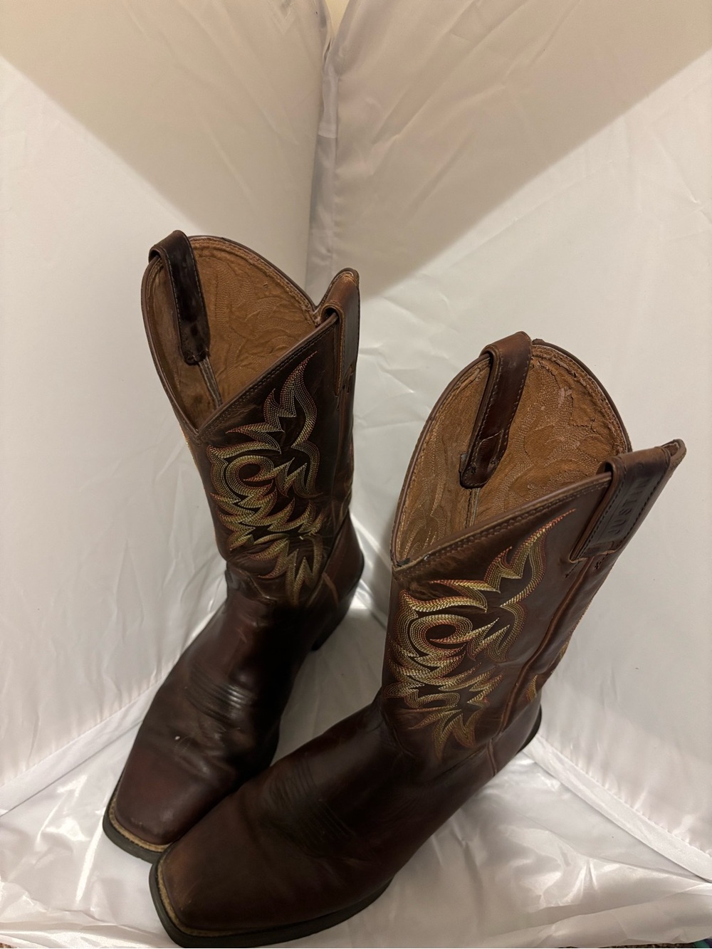 Men's Brown Leather Justin Cowboy Boots - Classic Embroidered Shaft